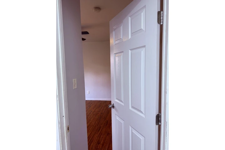 $800 : Cuarto image 4