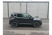 $19990 : Jeep Renegade 2023 4x4 Altit thumbnail
