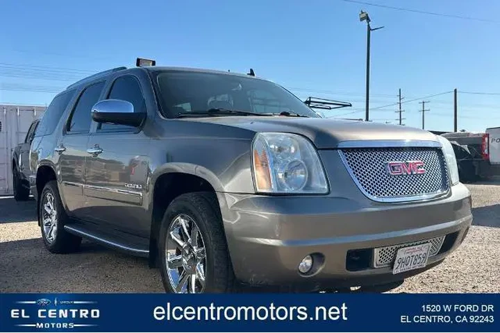 $14877 : GMC Yukon 2012 AWD Denali 4d image 1
