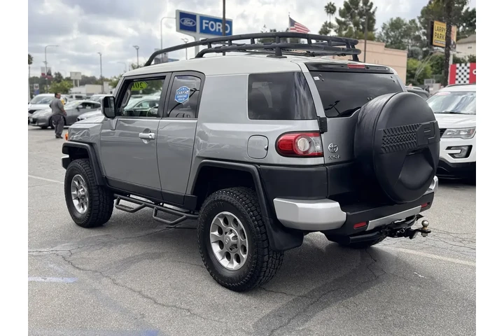 $28995 : Toyota FJ Cruiser 2012 4x4 4 image 7