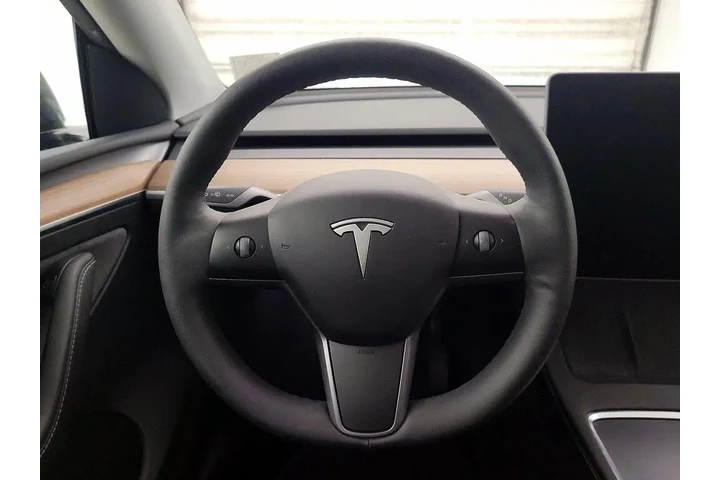 $36998 : Tesla Model Y 2024 AWD Long image 10