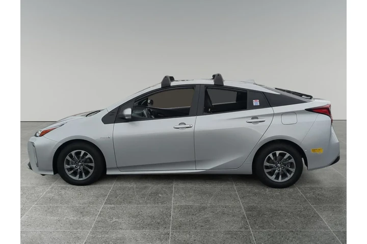 $27596 : Toyota Prius 2022 Nightshade image 2