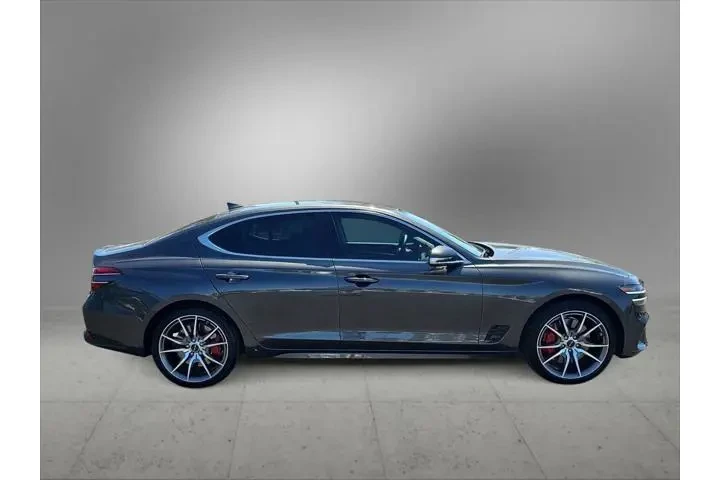 $32500 : Genesis G70 2025 AWD 2.5T St image 9