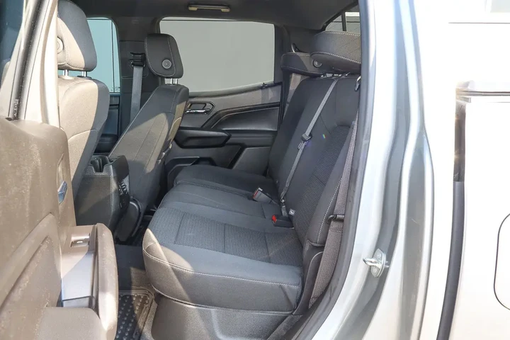 $30988 : 2023 Colorado 2WD Crew Cab LT image 8