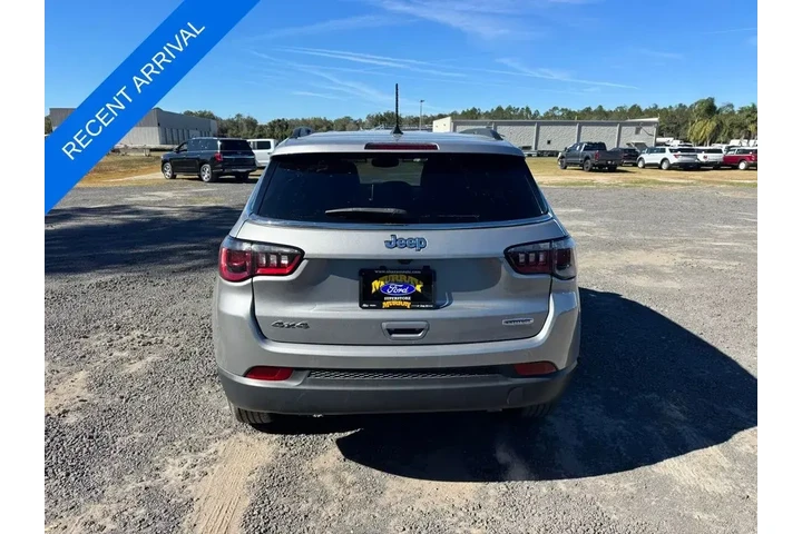 $21106 : Jeep Compass 2024 4x4 Latitu image 3