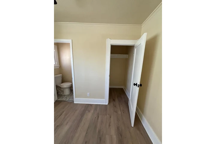 $975 : En renta cuarto image 3
