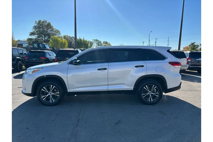 $17980 : 2019 Highlander LE image 5