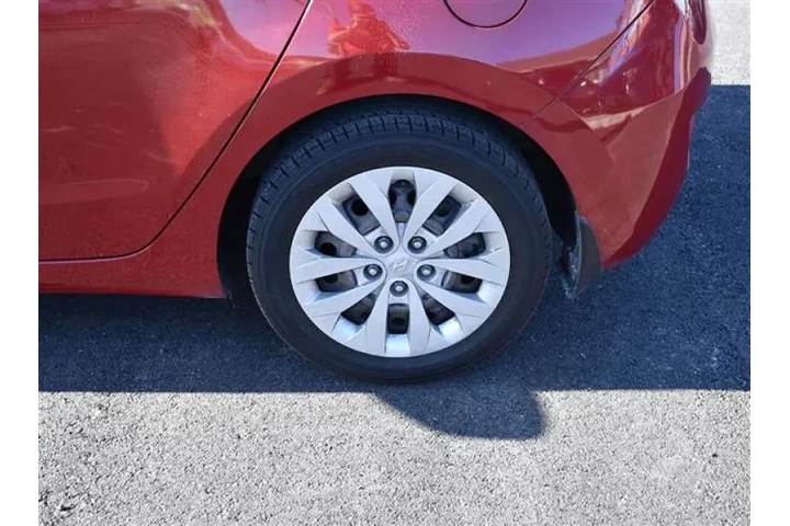 2016 Elantra GT image 10