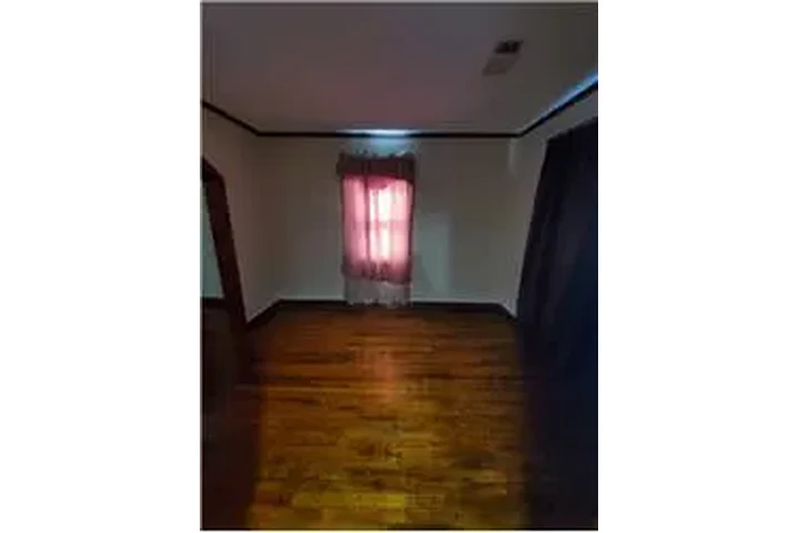 $1600 : Rental property with 3 bedro image 5
