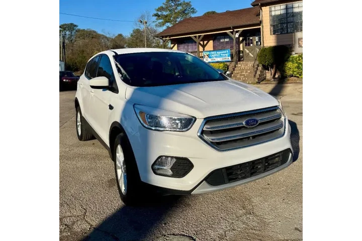 $9500 : 2019 Escape SE image 6