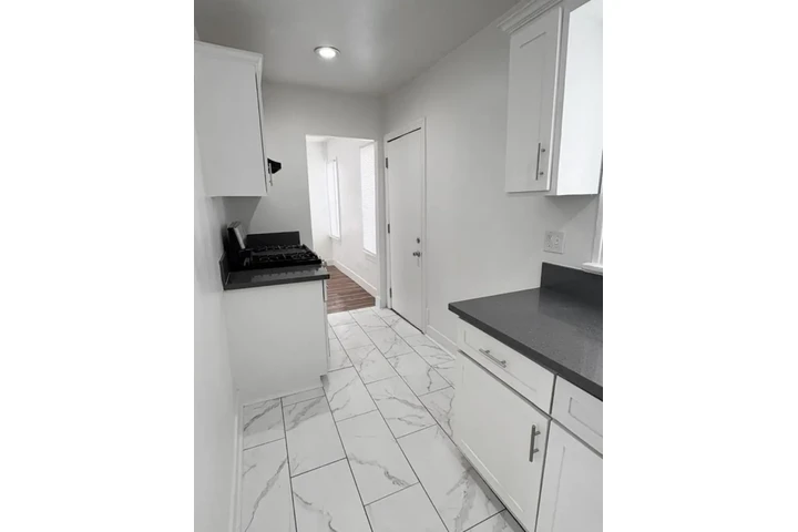$1100 : ¡Departamento de 1 habitación! image 3