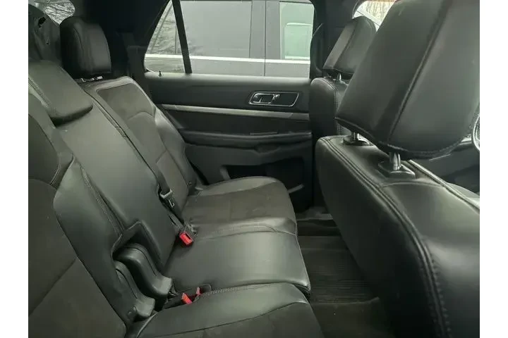 $14883 : Ford Explorer 2018 AWD XLT 4 image 6