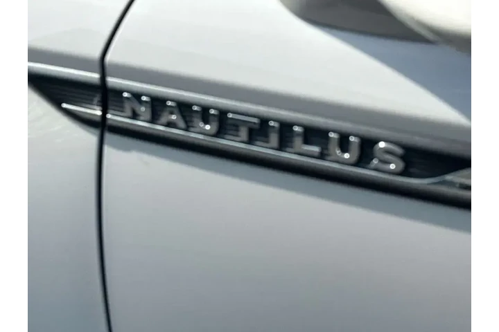 $39995 : Lincoln Nautilus 2023 AWD Re image 6