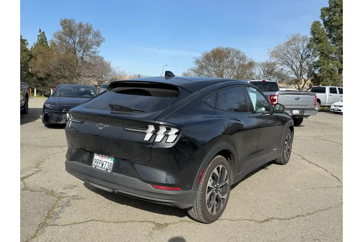 $28000 : Ford Mustang Mach-E 2024 Sel image 5