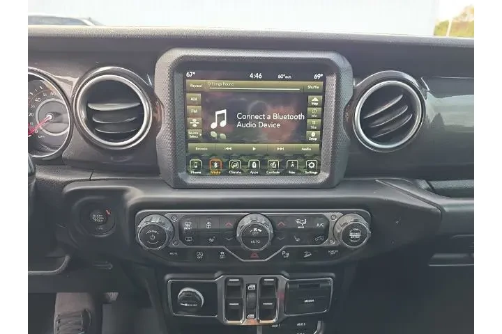 $25950 : Jeep Wrangler Unlimited 2020 image 2