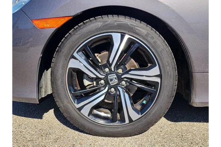 $14500 : Honda Civic 2017 Touring 4dr image 9