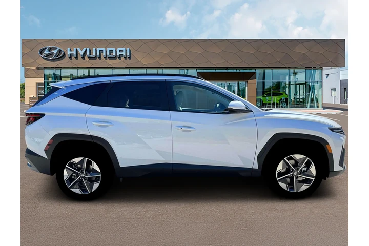 $32556 : Hyundai TUCSON Hybrid 2026 A image 9