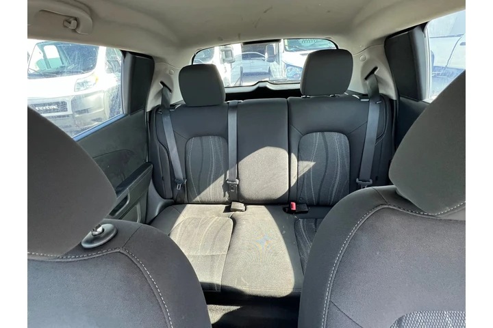 $2500 : Chevrolet Sonic 2015 image 3