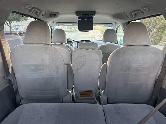 $10995 : 2011 Sienna LE 8-Passenger image 9