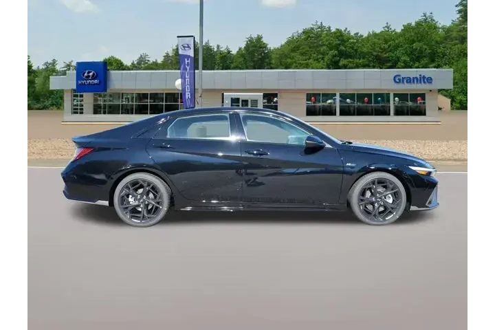 $24990 : Hyundai ELANTRA 2025 N Line image 4