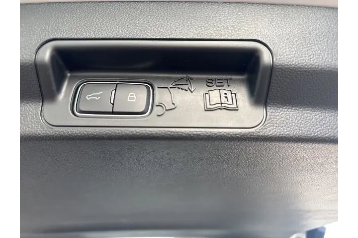 $35990 : Ford Explorer 2023 AWD XLT 4 image 6