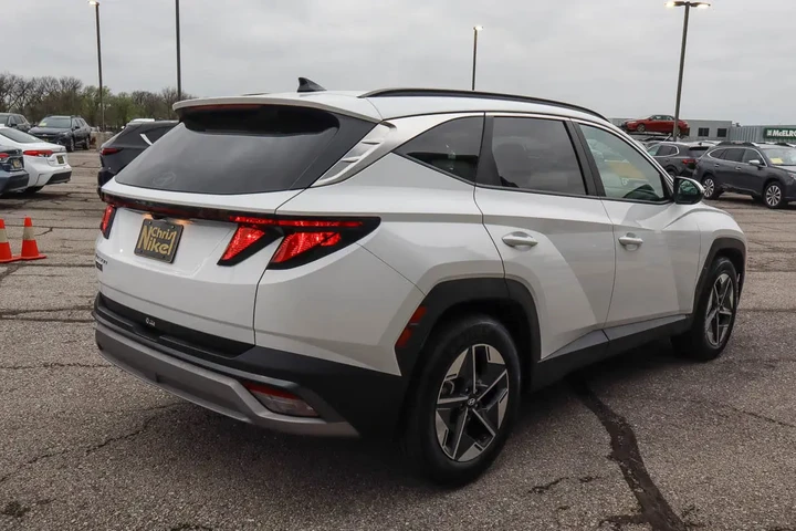 $22988 : 2025 Tucson SEL FWD image 4