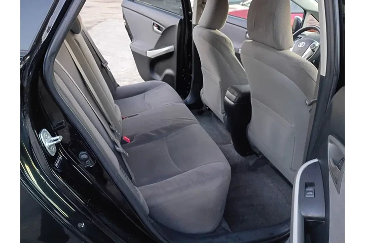 $5800 : 2012 toyota prius image 7