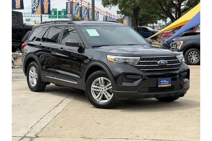 $32748 : Ford Explorer 2024 XLT 4dr S image 1