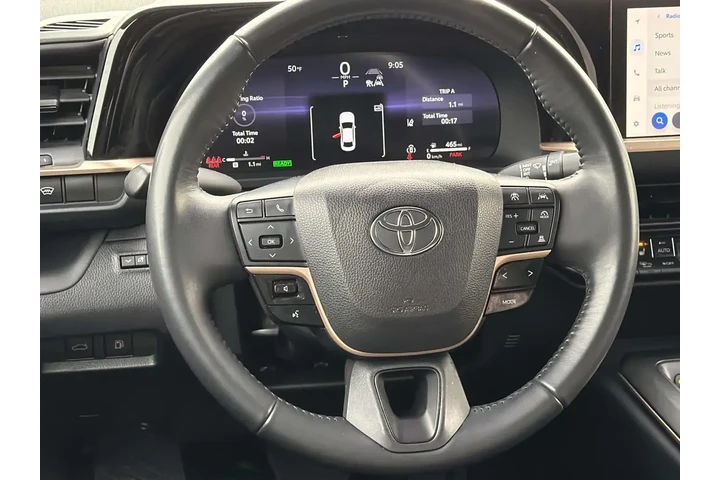 $31870 : Toyota Crown 2023 AWD XLE 4d image 9