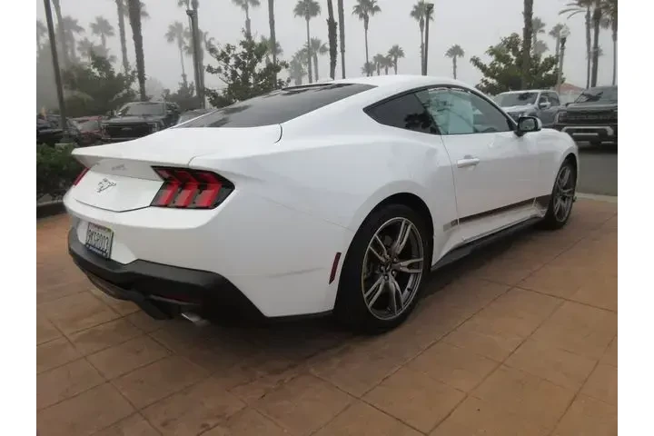 $26834 : Ford Mustang 2024 EcoBoost 2 image 4