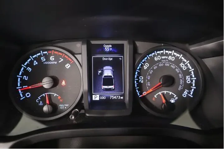 $27016 : Toyota Tacoma 2022 4x2 SR 4d image 4