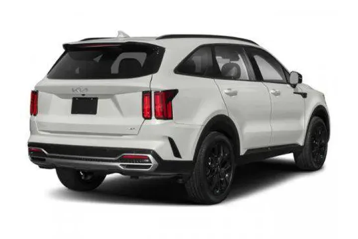 $28930 : Kia Sorento 2023 AWD SX 4dr image 2