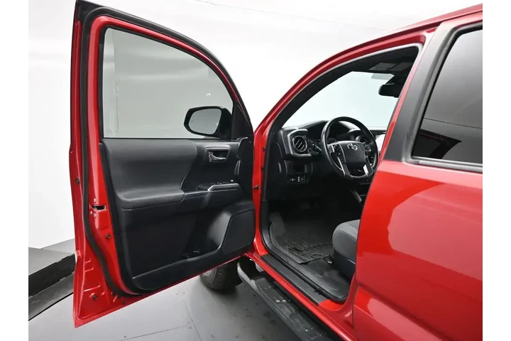 $32250 : Toyota Tacoma 2018 4x4 TRD P image 8