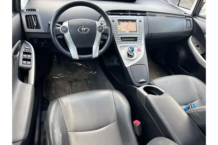 $13570 : Toyota Prius 2013 Four 4dr H image 9