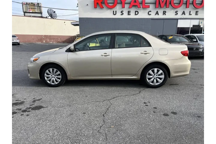 $8500 : 2012 Corolla LE image 9