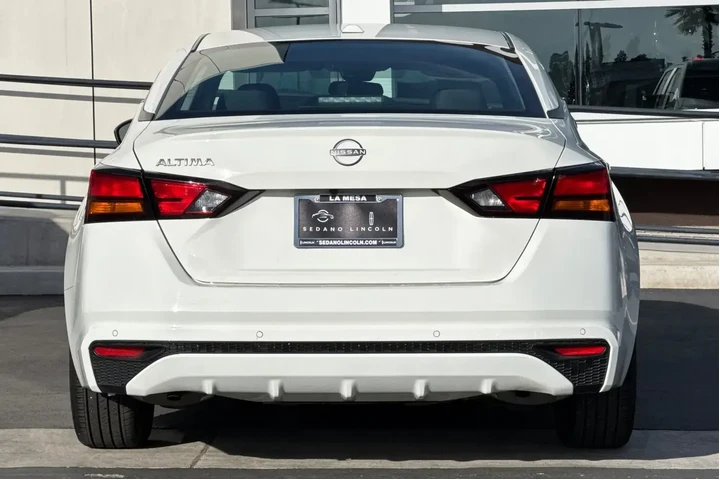 $20900 : Nissan Altima 2025 2.5 SV 4d image 4