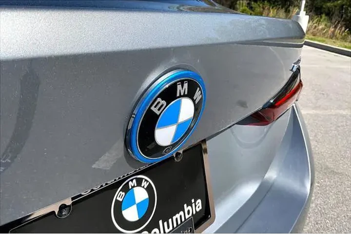 $31755 : BMW i4 2023 eDrive35 Gran Co image 9