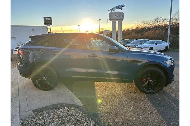 $39850 : Jaguar F-PACE 2023 AWD P250 image 7