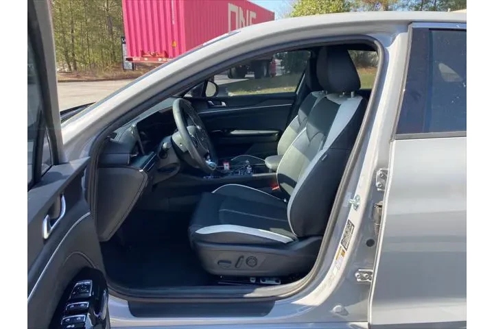 $26460 : Kia K5 2025 GT-Line 4dr Seda image 9