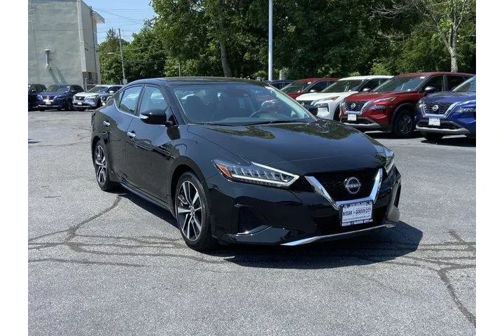 $22995 : Nissan Maxima 2023 3.5 SV 4d image 2