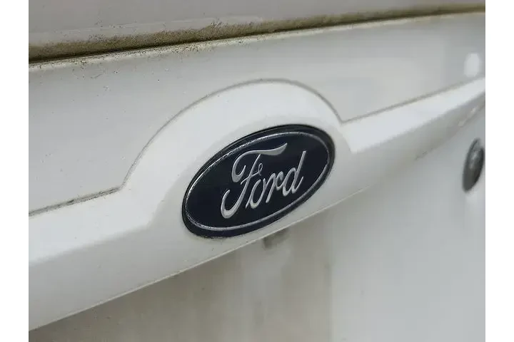 $5988 : Ford Taurus 2004 SE 4dr Seda image 4