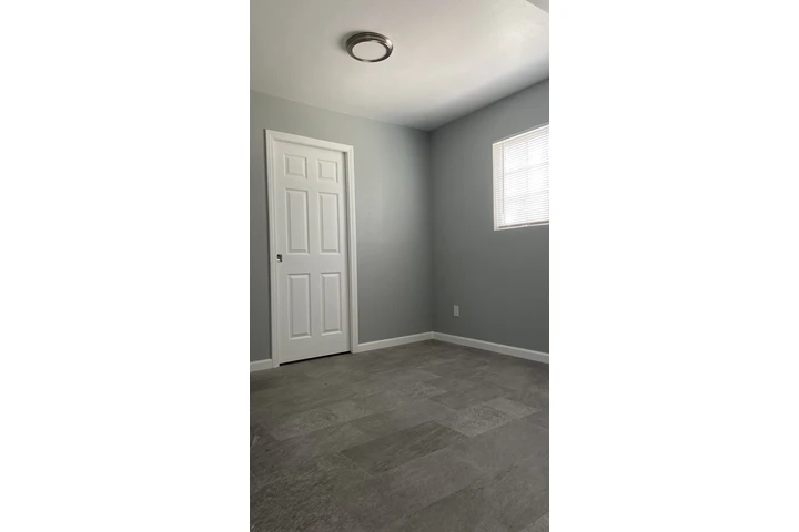 $2000 : Rento Casa Pequena-Parejas image 3