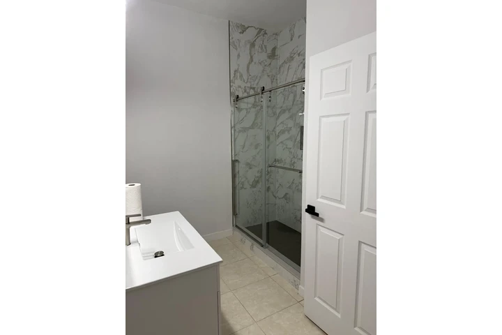 $1850 : 🏡 FOR RENT – Remodeled Condo image 6