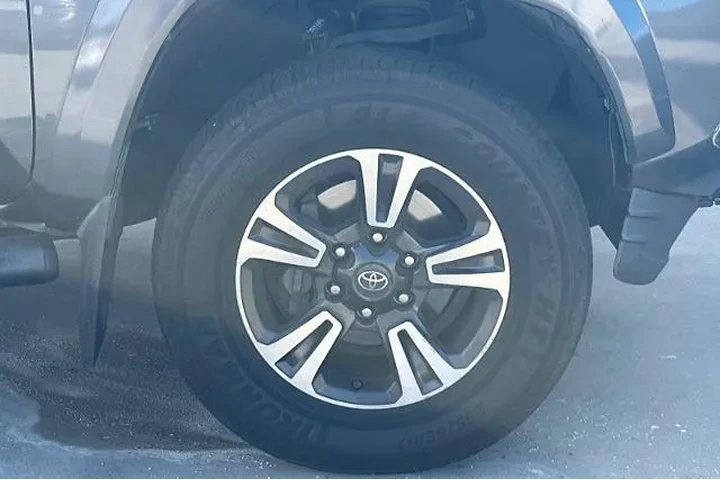 $28995 : Toyota Tacoma 2019 4x2 TRD S image 6