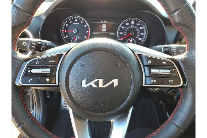 $19900 : Kia Forte 2023 GT 4dr Sedan image 5