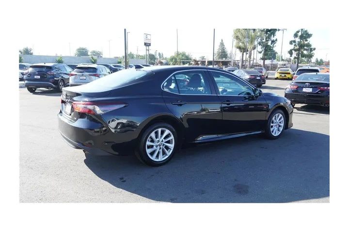 $20984 : 2022 Camry LE image 6