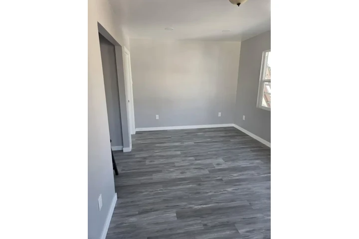 $1100 : Spacious 1BR 1BA $1100 image 1