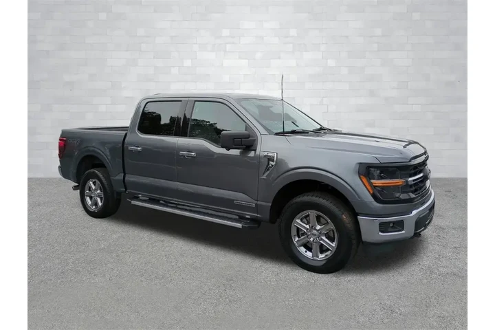 $33840 : Ford F-150 2024 4x4 XLT 4dr image 2