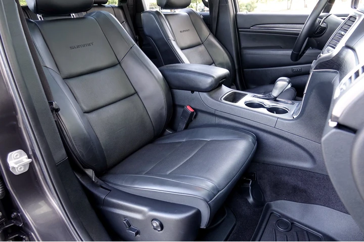 $5995 : 2017 Grand Cherokee Summit image 9