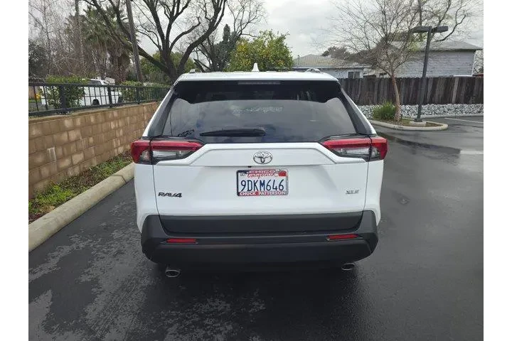 $26995 : Toyota RAV4 2022 XLE 4dr SUV image 4